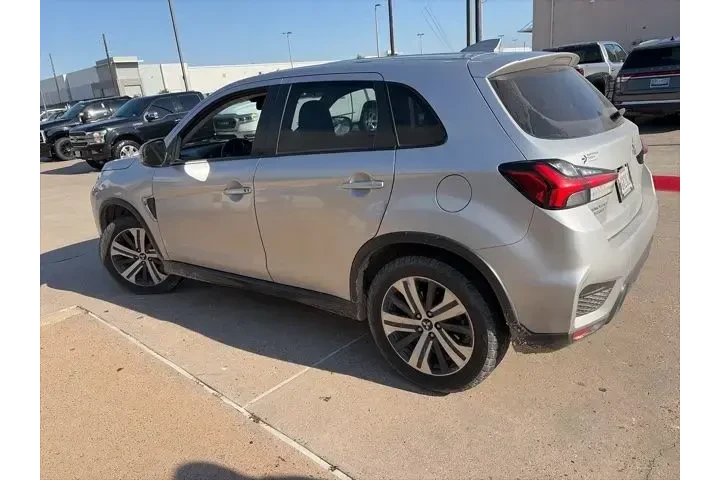 $10849 : Mitsubishi Outlander Sport 2 image 3
