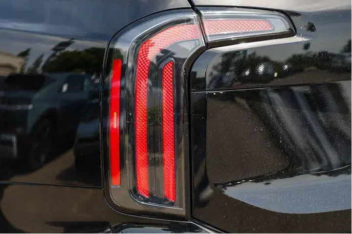 $31998 : Kia Telluride 2023 AWD SX 4d image 10