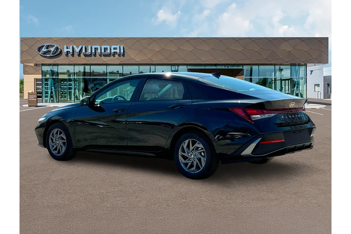 $19495 : Hyundai ELANTRA 2024 SEL 4dr image 4