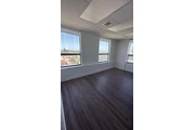 $900 : Coercial suite for rent thumbnail