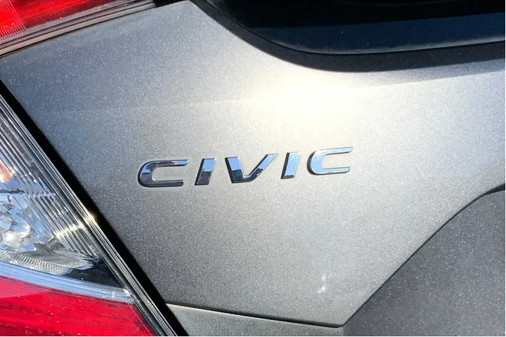 $17498 : Honda Civic 2017 EX 4dr Hatc image 9