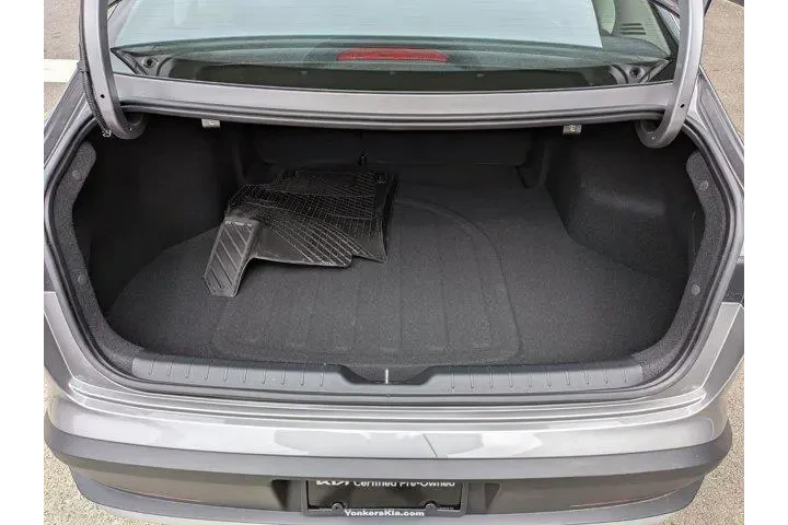 $22895 : Kia K4 2025 LXS 4dr Sedan image 8