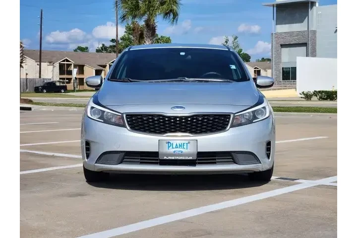 $10806 : Kia Forte 2017 S 4dr Sedan image 2