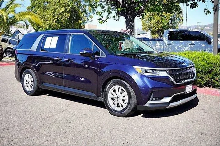 $27832 : Kia Carnival 2024 LX 4dr Min image 6