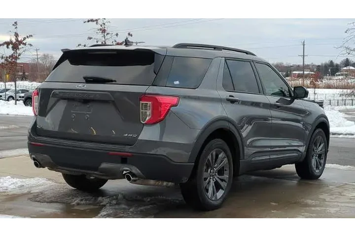 $29995 : Ford Explorer 2023 AWD XLT 4 image 5