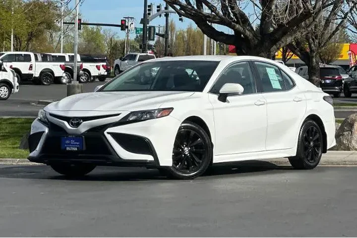 $27995 : Toyota Camry 2024 SE 4dr Sed image 1