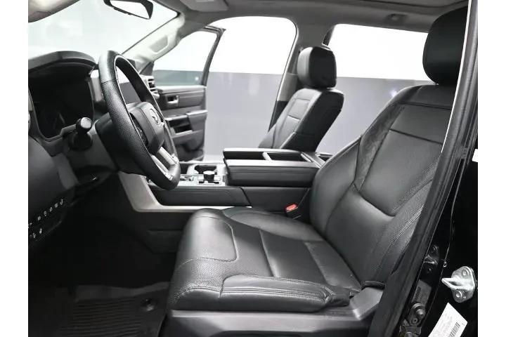 $32000 : Nissan Titan 2019 4x4 S 4dr image 9