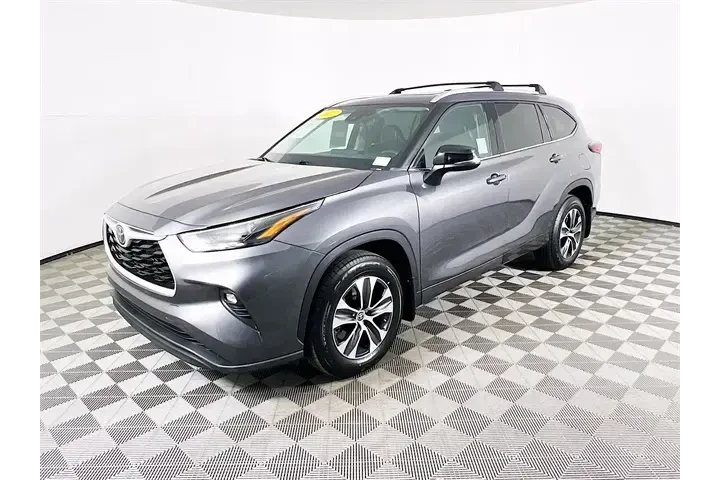 $31500 : Toyota Highlander 2022 XLE 4 image 3