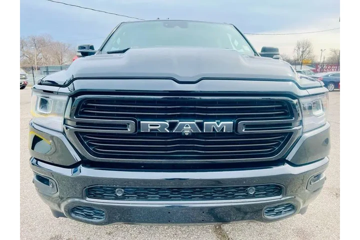 $29995 : 2019 RAM 1500 Laramie Crew Ca image 2