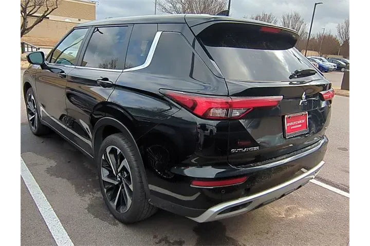 $21675 : Mitsubishi Outlander 2024 SE image 2