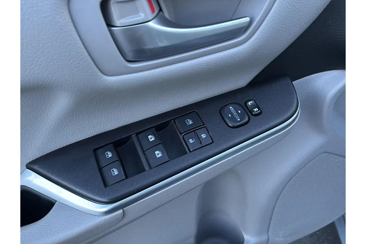 $10000 : 2015 Camry LE image 10