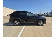 $26490 : Toyota RAV4 2024 XLE 4dr SUV thumbnail