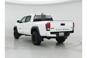 $35998 : Toyota Tacoma 2021 4x4 SR5 V thumbnail