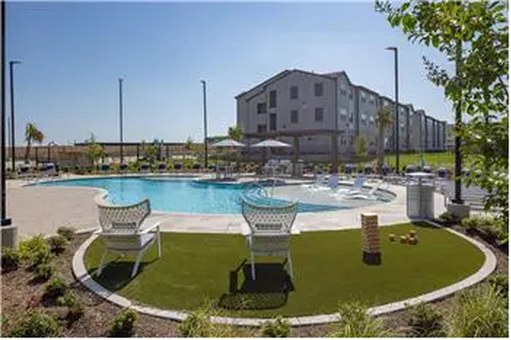 $1860 : Rental property with 2 bedro image 3