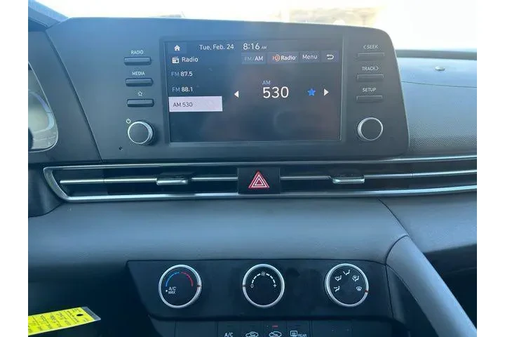 $18995 : Hyundai ELANTRA 2024 SE 4dr image 10