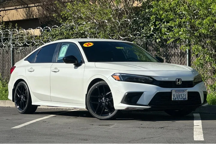 $23786 : Honda Civic 2024 Sport 4dr S image 2