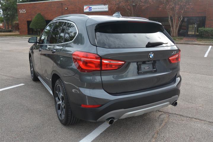 2018 BMW X1 xDrive28i image 8