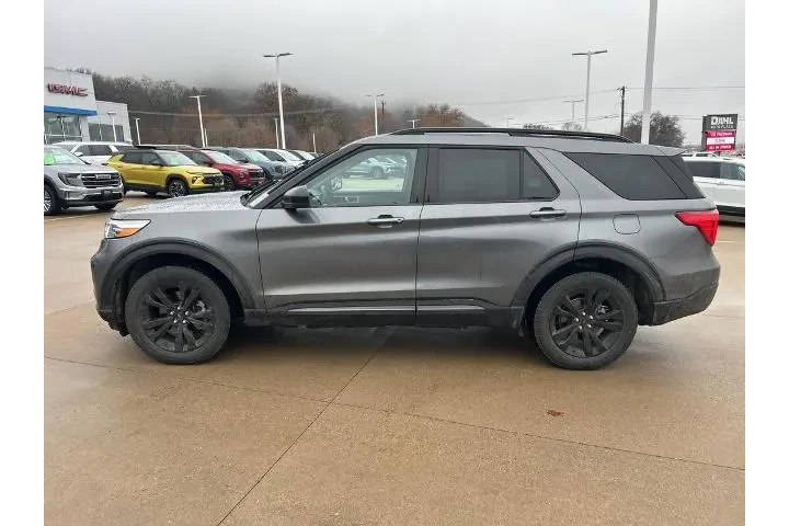 $28900 : Ford Explorer 2023 AWD XLT 4 image 4