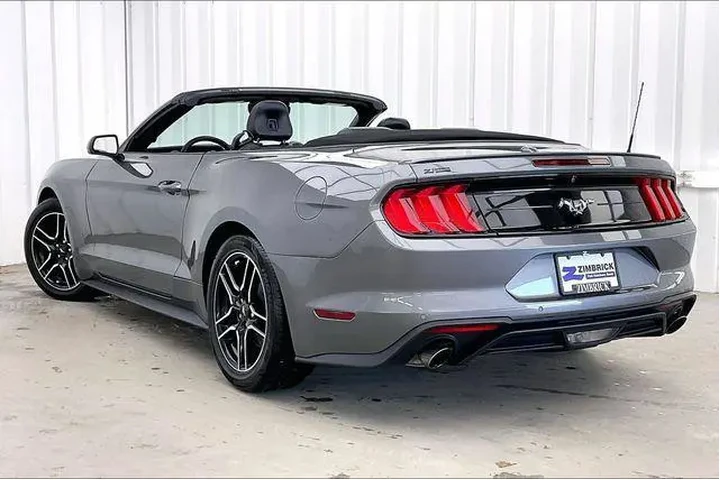 $22490 : Ford Mustang 2021 EcoBoost 2 image 10