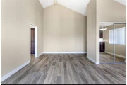 $2495 : 3 Bedroom Apt in koreatown LA thumbnail