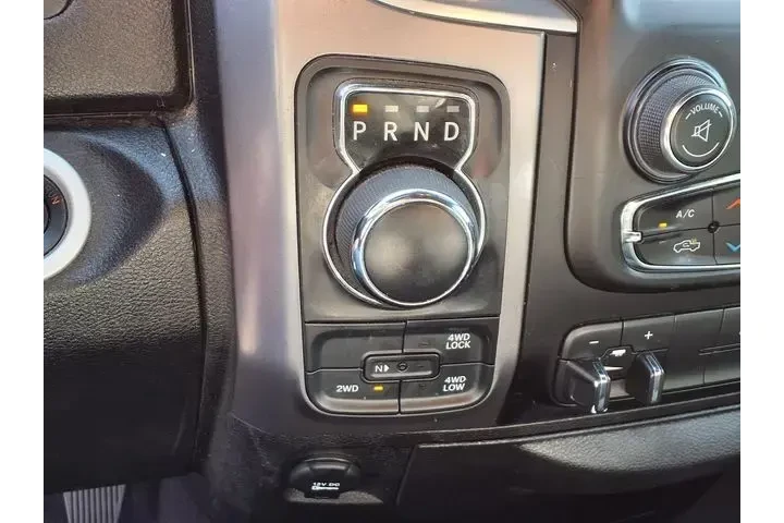 $27999 : Ram 1500 Classic 2022 4x4 SL image 8