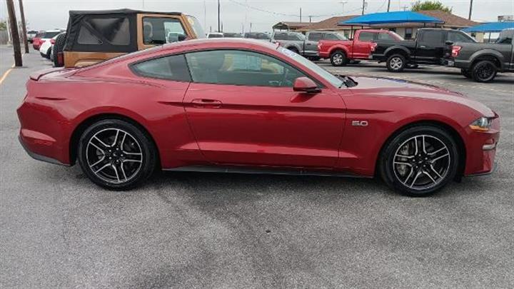$34038 : Pre-Owned 2019 Mustang GT image 9