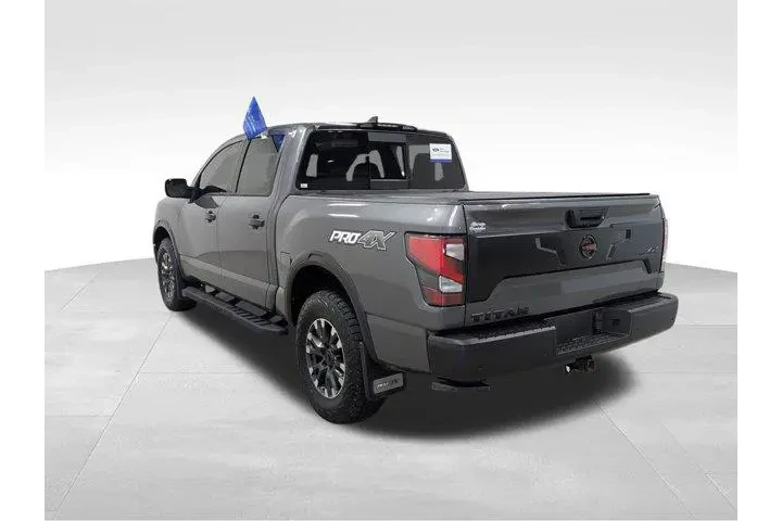$39998 : Nissan Titan 2022 4x4 SV 4dr image 9