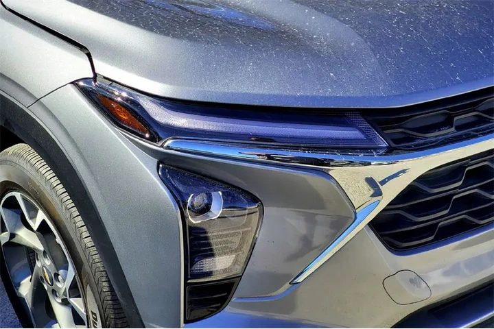 $23985 : Chevrolet Trax 2025 LT 4dr C image 2