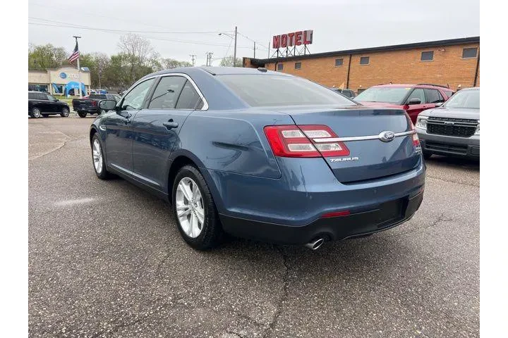 $13952 : Ford Taurus 2018 SEL 4dr Sed image 6