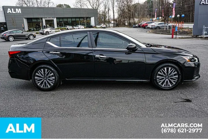 $17920 : Nissan Altima 2023 2.5 SV 4d image 7