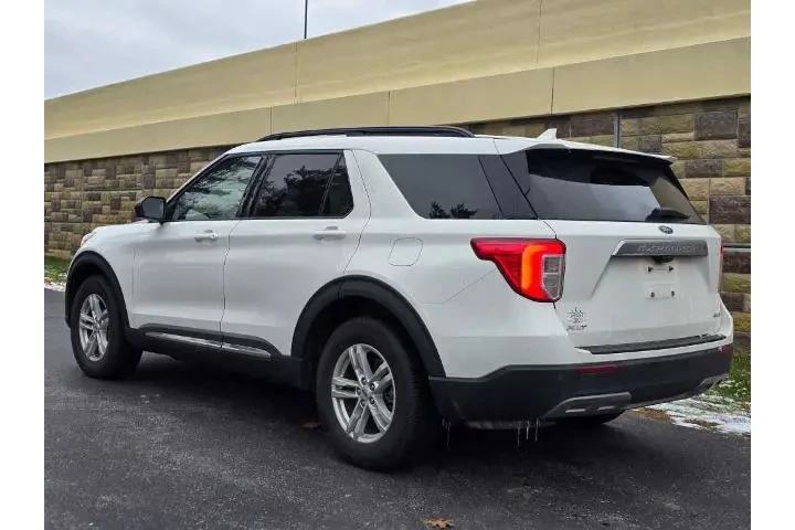 $18950 : Ford Explorer 2021 AWD XLT 4 image 8