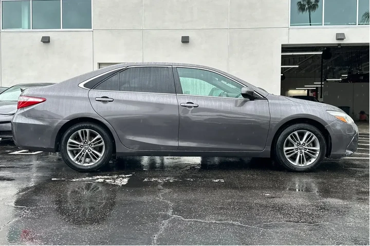 $9999 : Toyota Camry 2017 SE 4dr Sed image 3