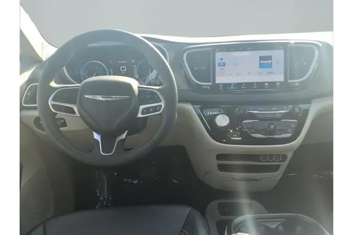 $26674 : Chrysler Pacifica 2024 Touri image 4