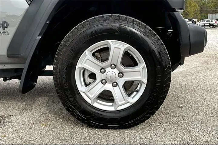 $31140 : Jeep Wrangler Unlimited 2022 image 8