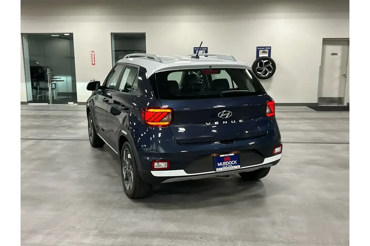 $19238 : Hyundai VENUE 2024 Limited 4 image 7
