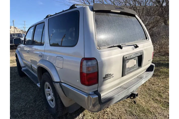 $7495 : 1998 4Runner Limited image 6