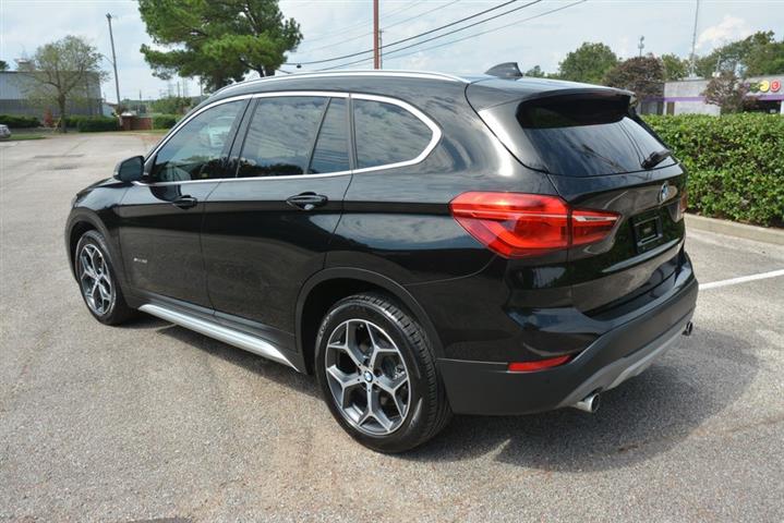 2017 BMW X1 sDrive28i image 10