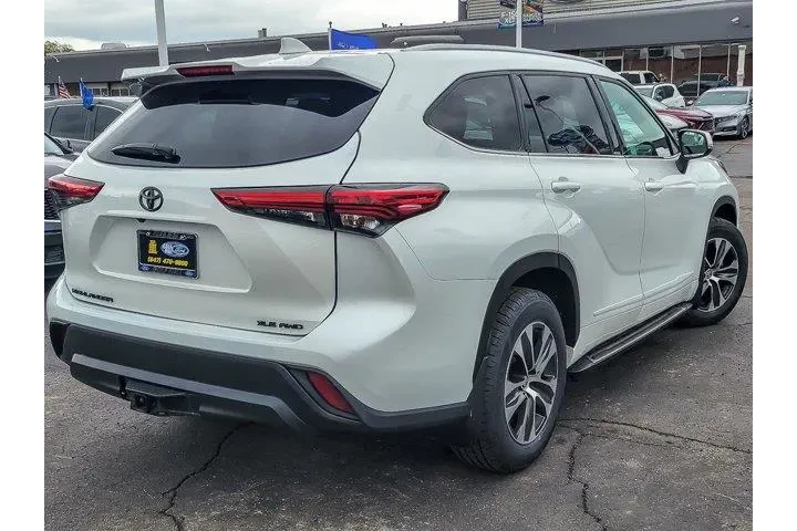 $36996 : Toyota Highlander 2022 AWD X image 8