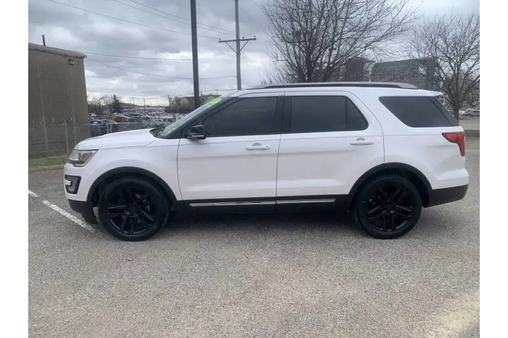 $9995 : 2017 Explorer XLT image 3