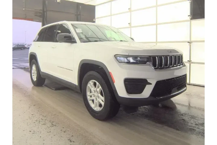 $25990 : Jeep Grand Cherokee 2022 4x4 image 4