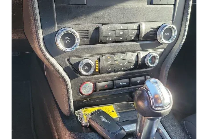 $21000 : Ford Mustang 2019 EcoBoost 2 image 9