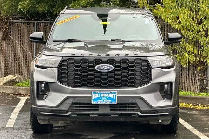 $39447 : Ford Explorer 2025 AWD ST-Li image 6