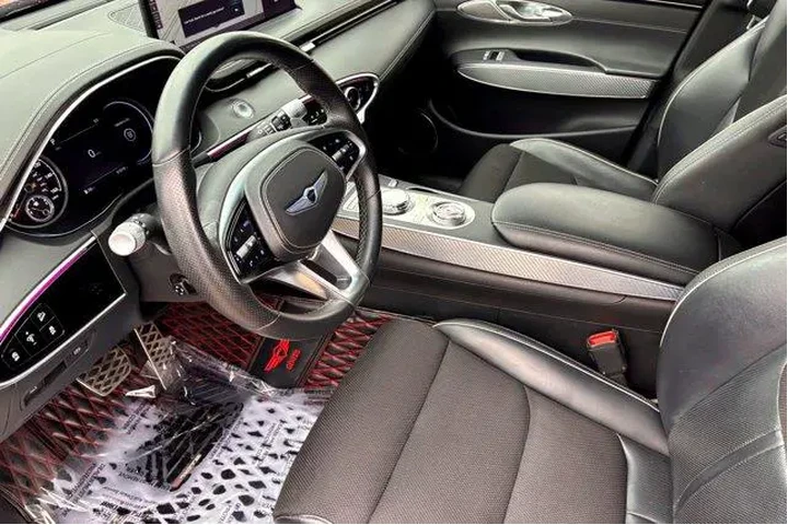 $28977 : Genesis GV70 2022 AWD 2.5T S image 9