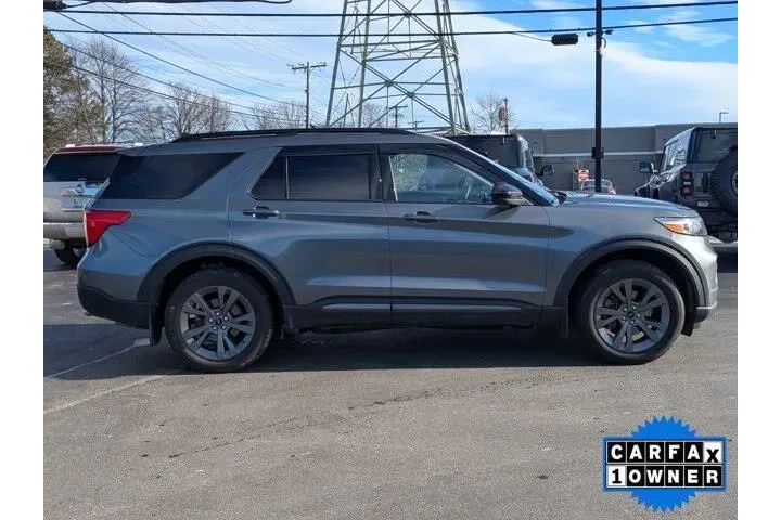 $35989 : Ford Explorer 2024 AWD XLT 4 image 2
