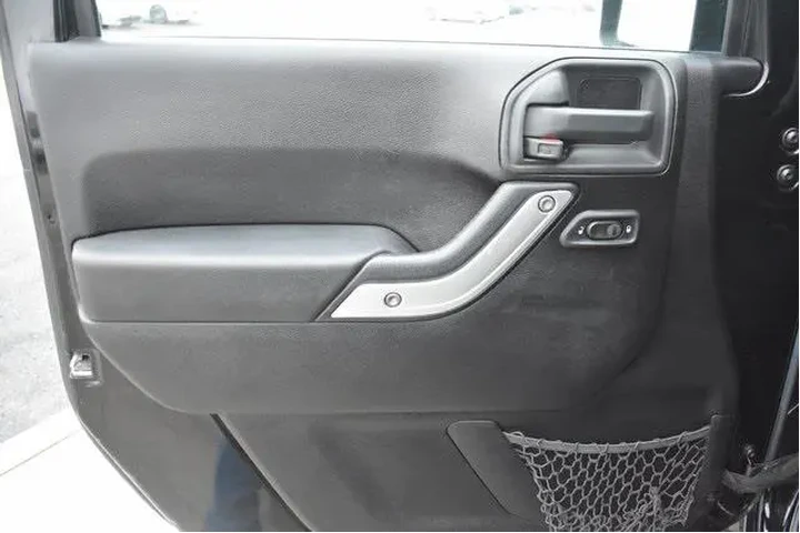 $17963 : Jeep Wrangler Unlimited 2015 image 9