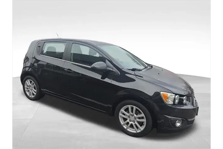 $6997 : Chevrolet Sonic 2016 LT Auto image 2