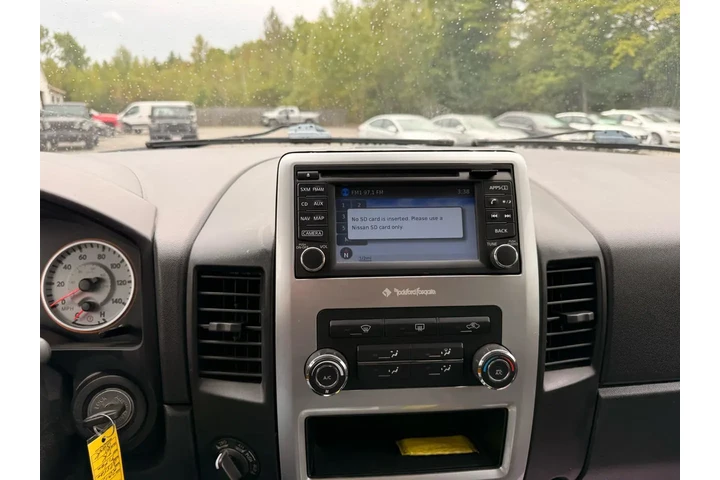 $22900 : Nissan Titan 2015 4x4 SV 4dr image 9