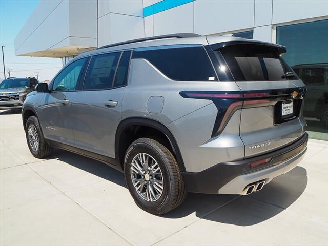 $41395 : New 2024 Traverse LT image 3