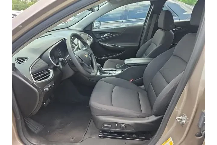 $19773 : Chevrolet Malibu 2024 LT 4dr image 6