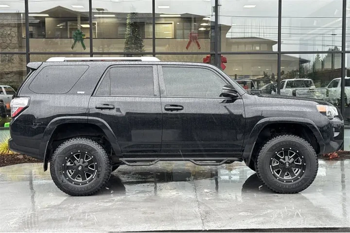 $28903 : Toyota 4Runner 2016 4x4 SR5 image 3